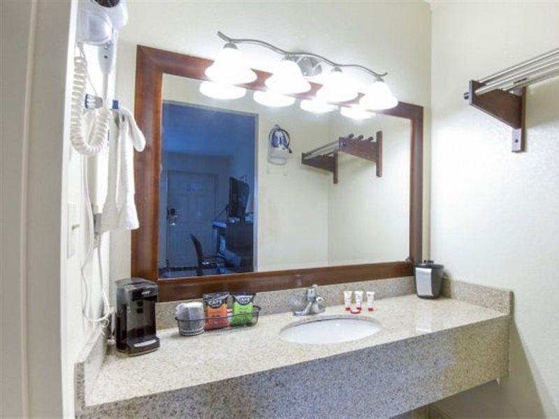Econo Lodge Forest City Extérieur photo